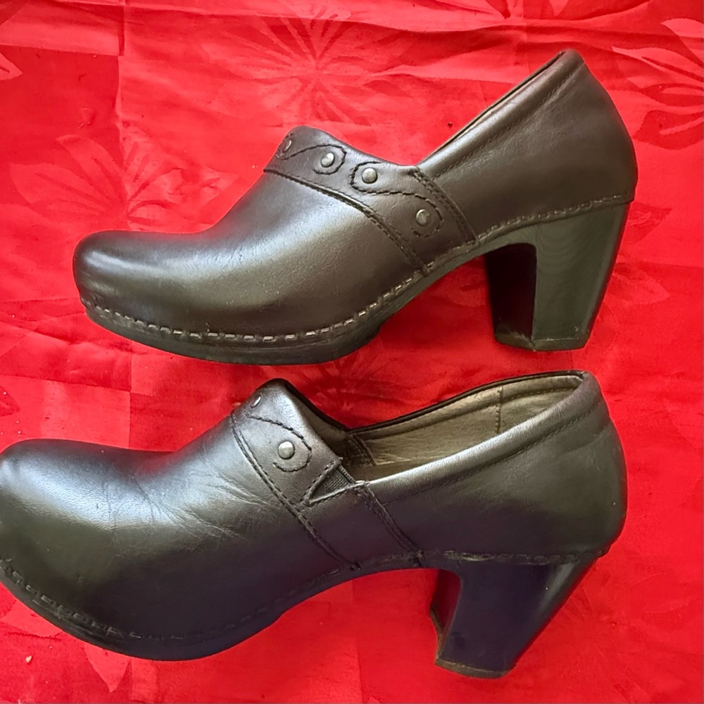 Dansko Riki Clogs | Size 39 | Comfort Work Shoes